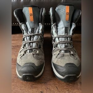 Salomon Women’s Hiking Boots Quest 4D GTX Size 9